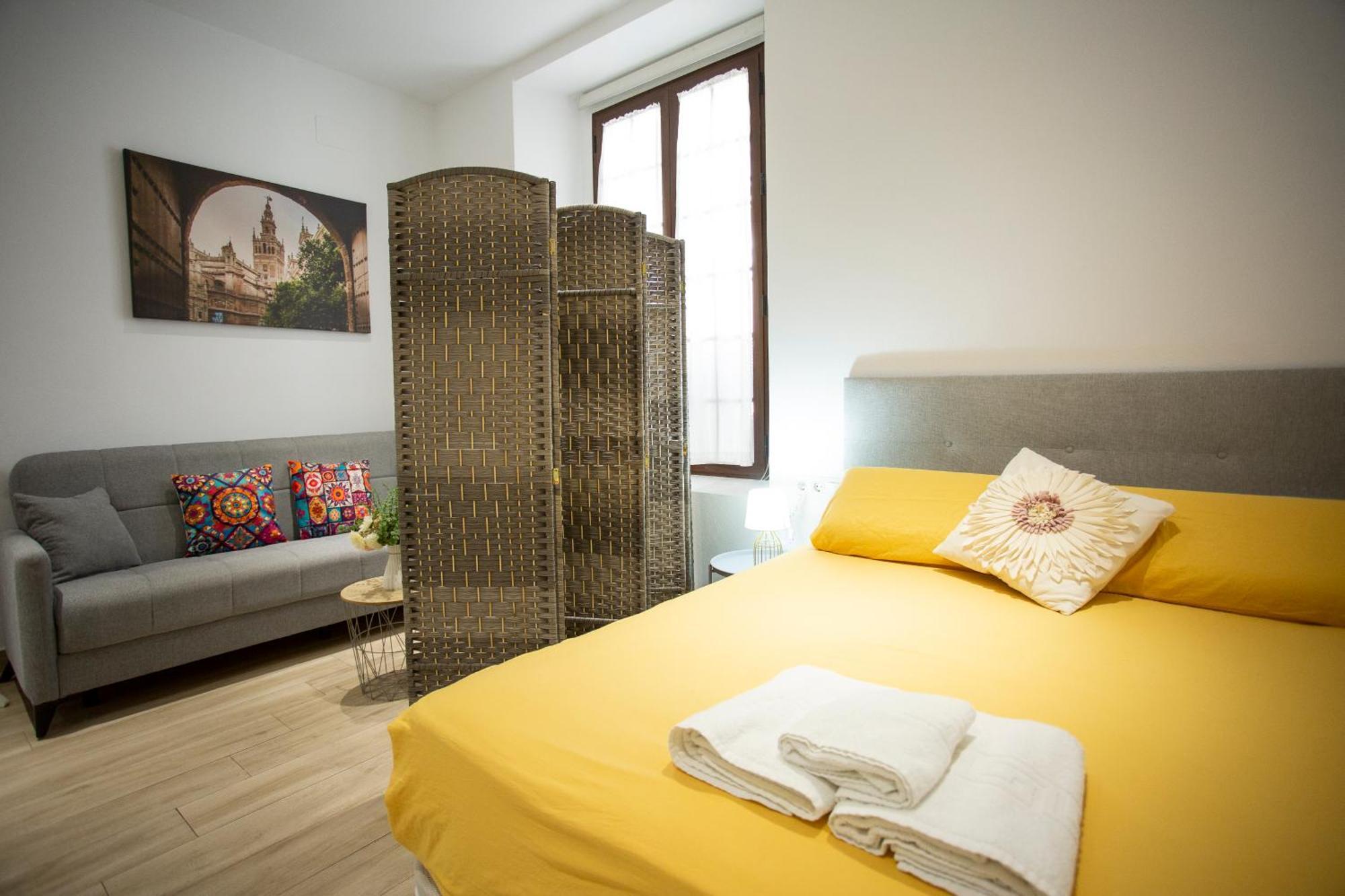 Wish Suite Cervantes Seville Luaran gambar