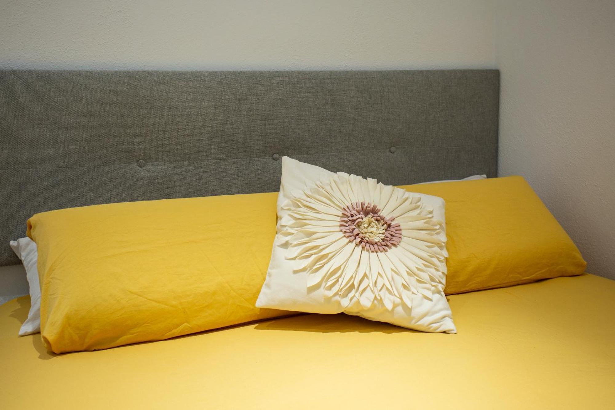 Wish Suite Cervantes Seville Luaran gambar